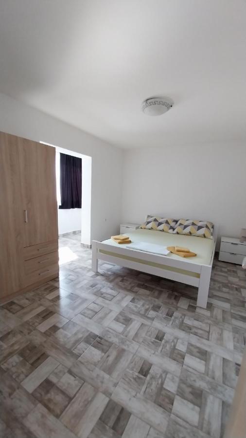 Apartment Goran & Nela อูมัค ภายนอก รูปภาพ